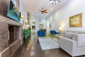 Spacious Condos on Carondelet Street Close to the French Quarter